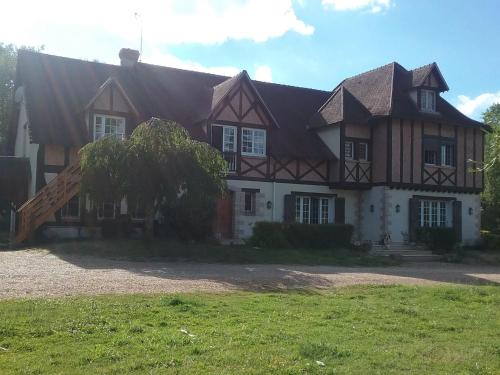 Chaumont-sur-Tharonne Bed & Breakfast | Les Mesangeres