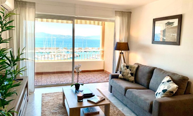 Sainte-Maxime City Centre Apartment | Les MIMOSAS