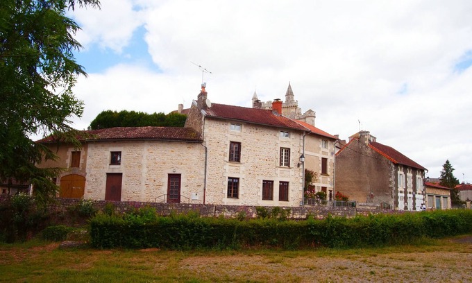 Valdivienne House | Les Nénufars de la Chalette - Superbe maison de campagne