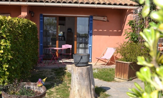 Saint-Dezery Apartment | Les Olivettes - Gite Romance