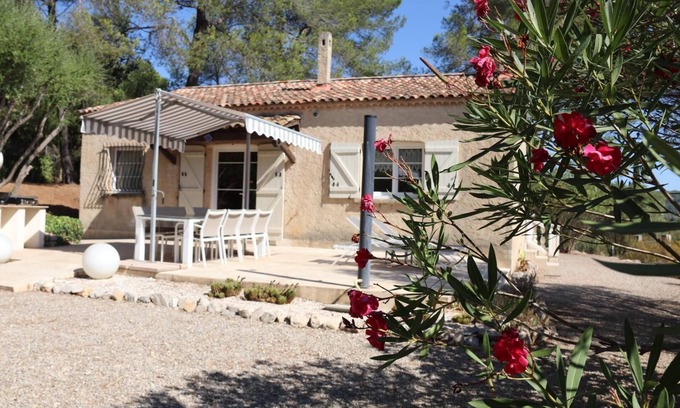 Le Luc House | Les oliviers" guest house