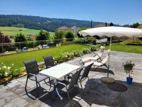 Tramelan Apartment | Les petits Rosiers