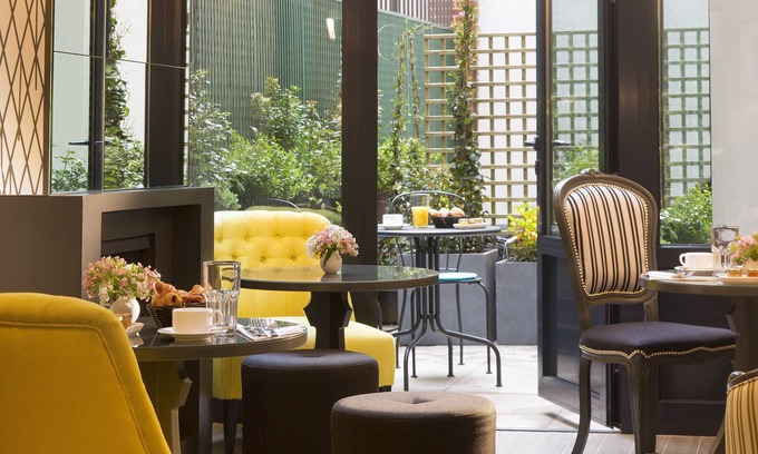 Quartier de Rochechouart Hotel | Les Plumes Hôtel Paris