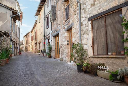 Castelnau-de-Montmiral Apartment | LES PORTES DE CASTELNAU