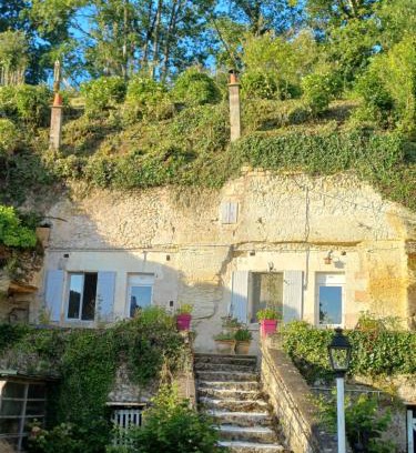 Faverolles-sur-Cher Apartment | Les roches du Donjon