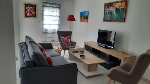 Nyons Apartment | Les Romarins, appartement impeccable et son parking privé
