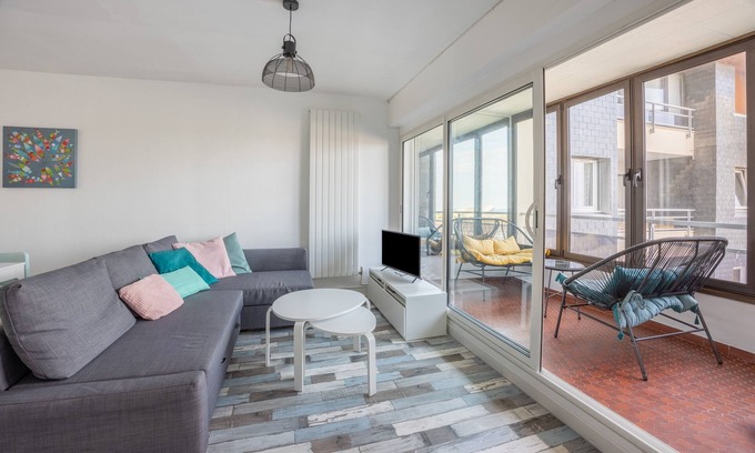 Courseulles-sur-Mer Apartment | Les Sardines - vue sur le port