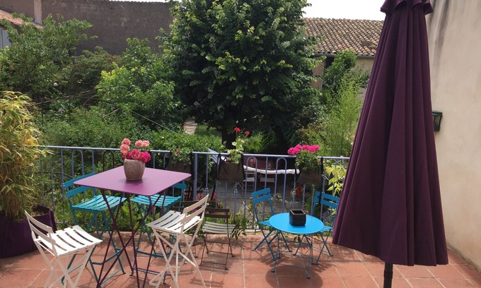 Carcassonne House | "les secrets de Maria" at the foot of the Cité with terrace