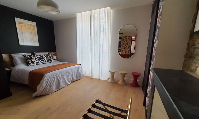 Chalonnes-sur-Loire Apartment | Les Seventies sur les Bords de Loire! Pour un Séjour à Deux, Seul ou en Famille!