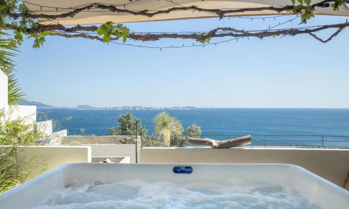 L'Estaque House | LES SUITES LOVE 3 SPA VUE MER PISCINe