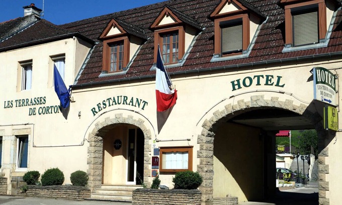 Ladoix-Serrigny Hotel | Les Terrasses De Corton