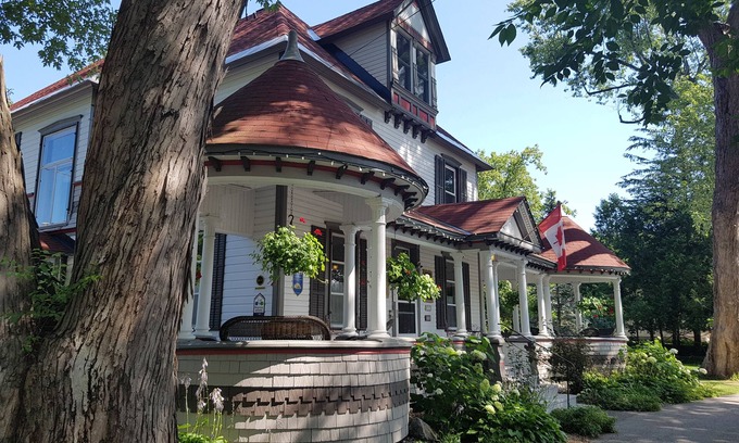 Wakefield Bed & Breakfast | Les Trois Erables Boutique Inn
