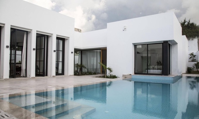 La Marsa Villa | Les Verrières De Gammarth: Villa moderne +Piscine