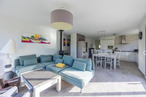 Sainte-Honorine-des-Pertes House | Les Vignets comfortable holiday home