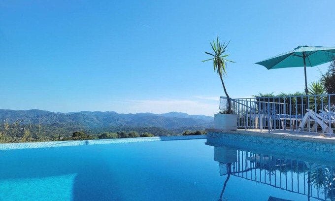 Speracedes House | Les Volets Bleus