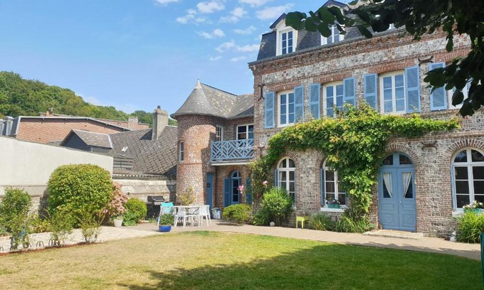 Veules-les-Roses House | Les Volets Bleus de Veules Les Roses