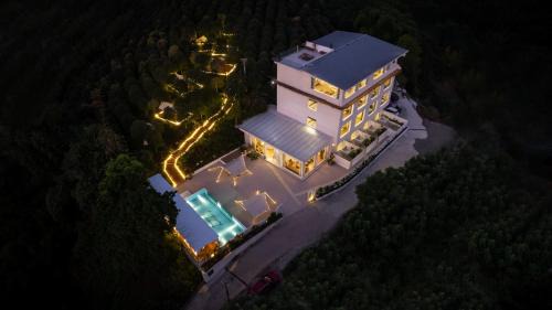 Shizhong District House | Leshan Summer Valley Mountain Stream