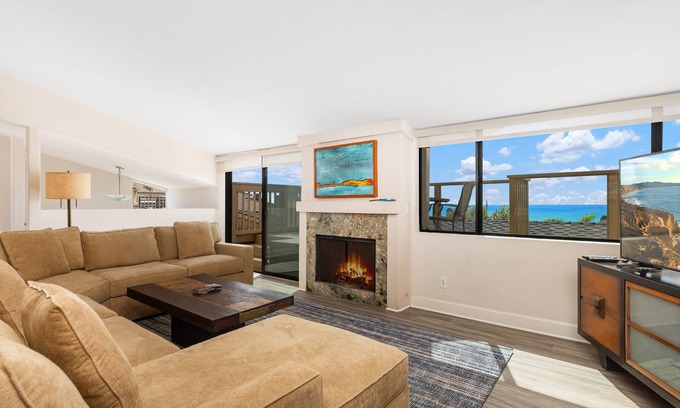 Solana Beach Condo | Let the Sea Set you Free - near Pool, Beach, Town - Great Value!