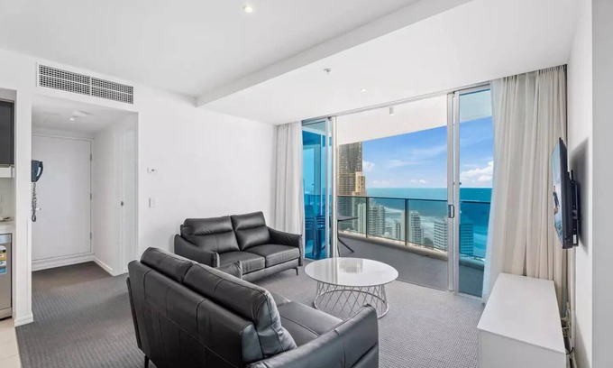 Surfers Paradise Apartment | Level 28 - 2 Bedroom Stunning Ocean Views