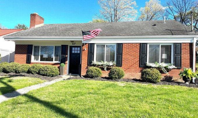 Lewisburg House | Lewisburg’s Southern Bell, a charming bungalow with a Southern feel!