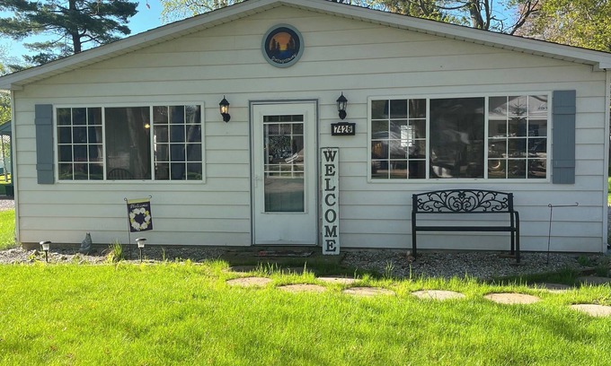 Lexington House | Lexington Cottage with Beach Access Sleeps 6-8