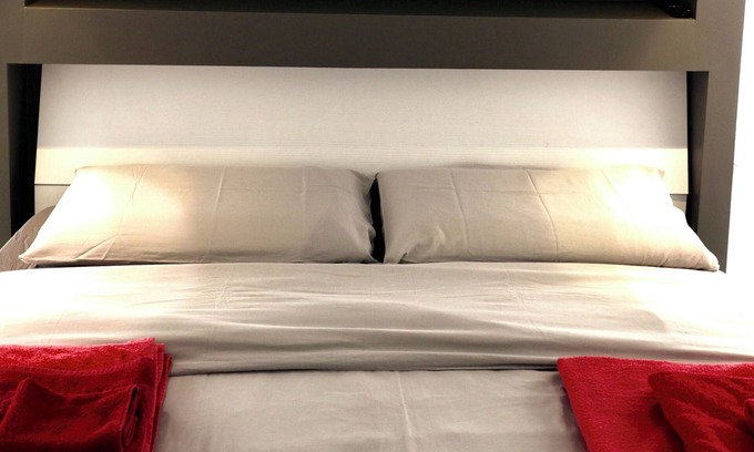 Rondinella - Baraggia - Restellone Apartment | LH89 DESIGN APT, 30 MIN TO DUOMO