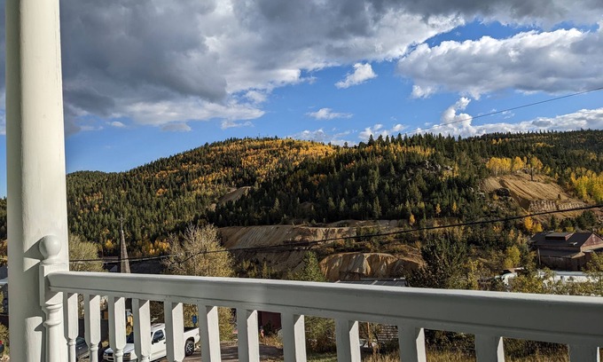 Central City Cottage | LI'L MOUNTAIN RETREAT BY HISTORIC DISTRICT, NEAR HOT SPRINGS and SKI RESORTS