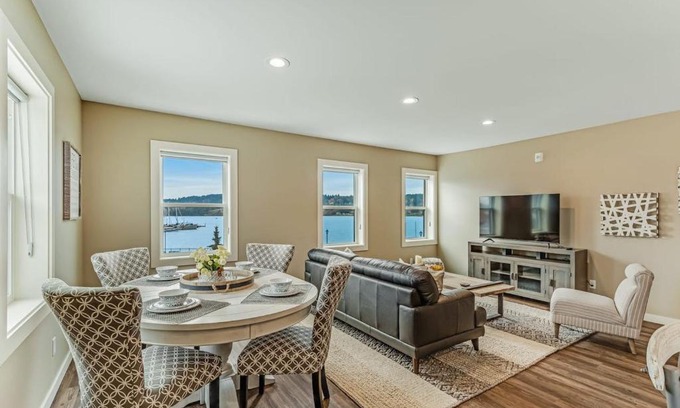 Poulsbo Hotel | Liberty Bay Loft