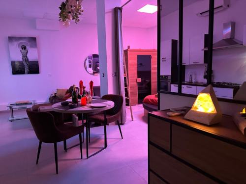 Montmorot Apartment | Liberty walk