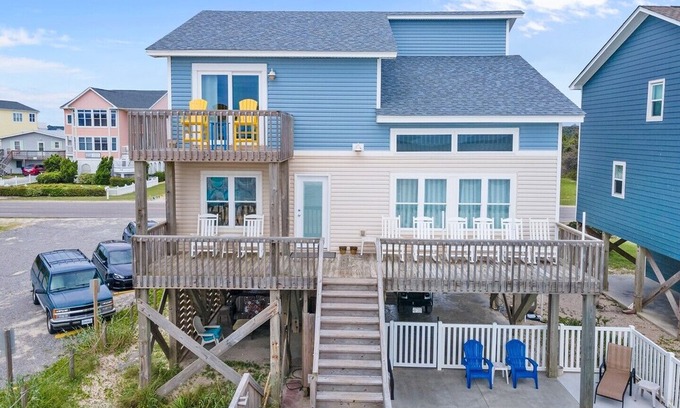 Oak Island House | License to Chill in Oak Island