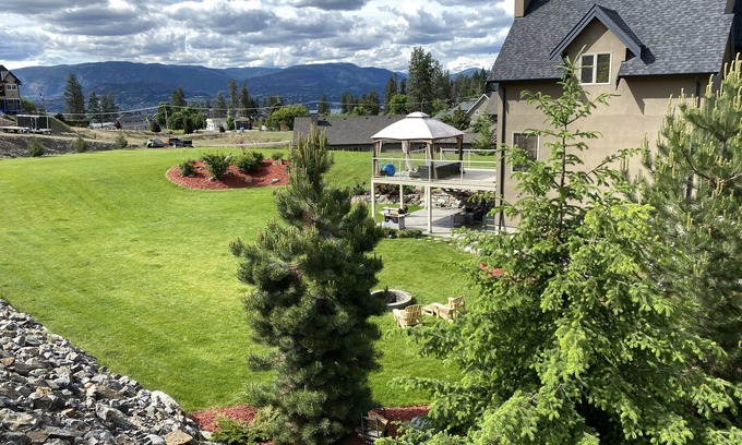 Southwest Mission Apartment | Licensed suite with hot tub near Summerhill Winery