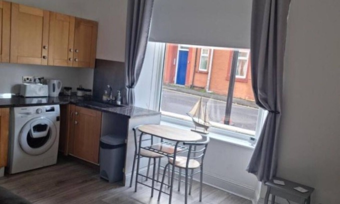 Largs Apartment | Lido Bay nGround Floor Apartment nClose to Beach Front