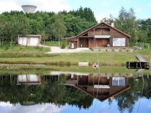 Augignac House | Lieux-au-lac