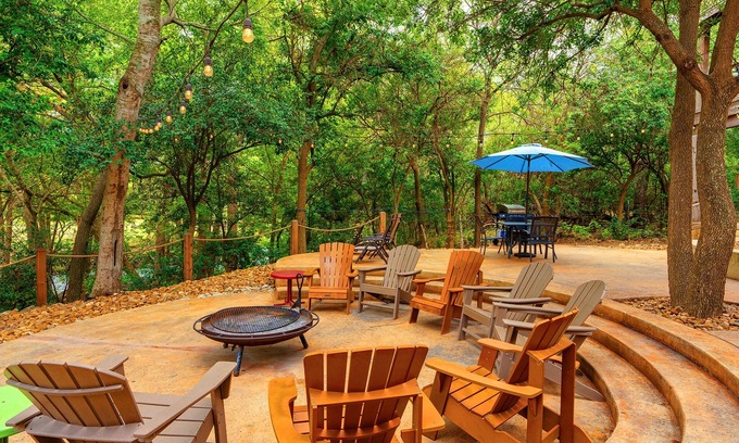 Gruene House | Life is Gruene-1Mi to Gruene Hall