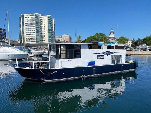 Inner Harbour Boat Rental | Life on the water