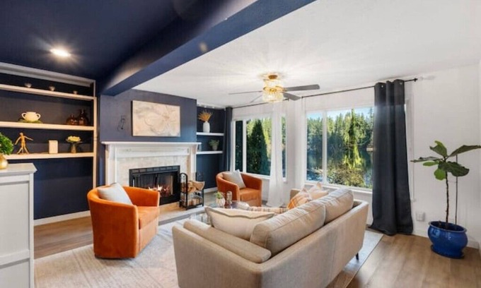 Maple Valley House | Life's Better on the Lake