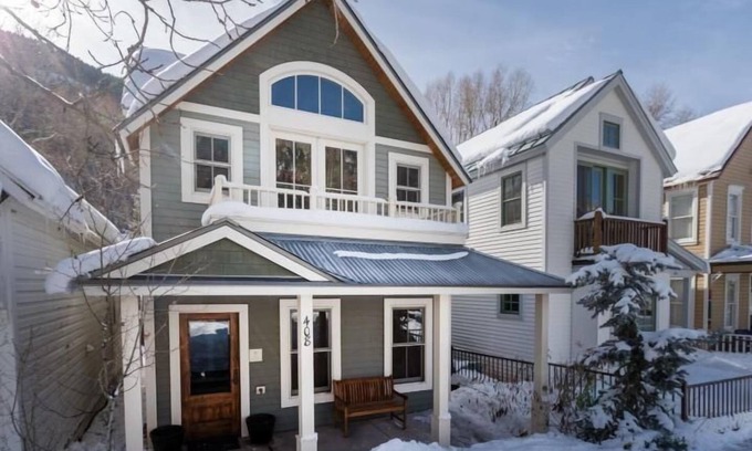 Telluride House | Lift 8 Lodge - Gondola District Townhome, EXCELLENT Location! Ski In/Out
