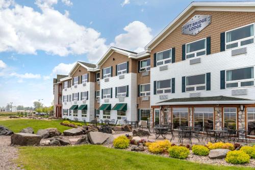 Canal Park Hotel | Lift Bridge Lodge, an Ascend Collection Hotel