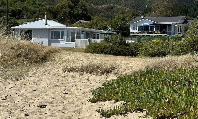 Tata Beach House | Ligar bay Cottage of Golden Bay