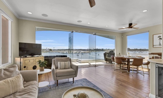 Central Mission Beach Condo | Light And Airy Penthouse Overlooking Mission Bay!