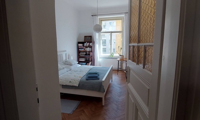 Vinohrady Apartment | Light and welcoming 2-bedroom apartment in the heart of Prague
