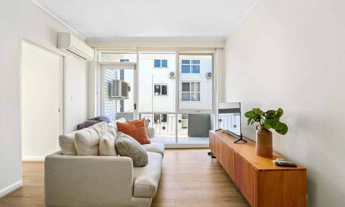 South Yarra Apartment | Light & Bright 2BR in the Heart of South Yarra