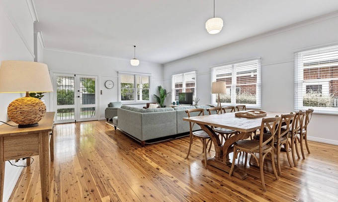 Turvey Park House | Light filled and spacious home in a central location
