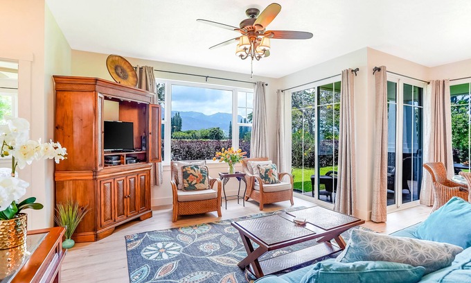 Princeville Condo | Light-filled condo with golf & mountain views, hot tub, outdoor pool & gym