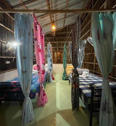 Ko Lanta Hostel | Light house beach bar &bed