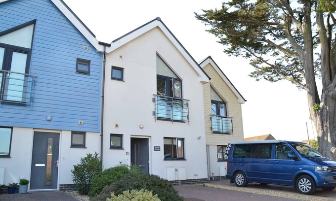 Worthing House | Light, modern townhouse with patio, a minute from beach; child- and pet-friendly
