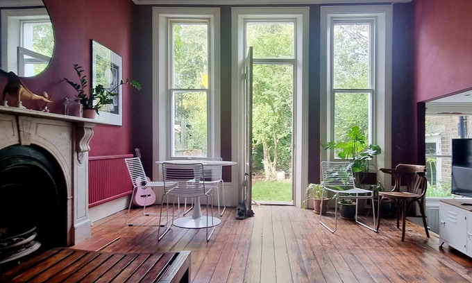 Cazenove House | Light & spacious two bed garden flat in Stoke Newington
