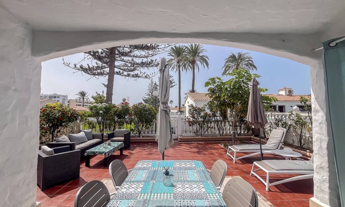 Maspalomas House | Lightbooking Santa Barbara Playa del Ingles