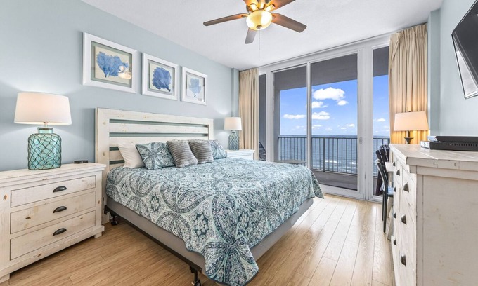 Gulf Shores Condo | Lighthouse 1207 - Premier Beach Front w Balcony - 2 King + Bunks - 3 pools