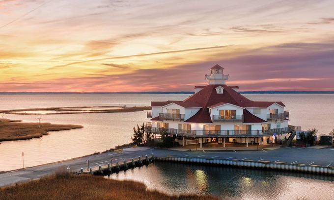 Midtown Ocean City Hotel | Lighthouse Club Hotel